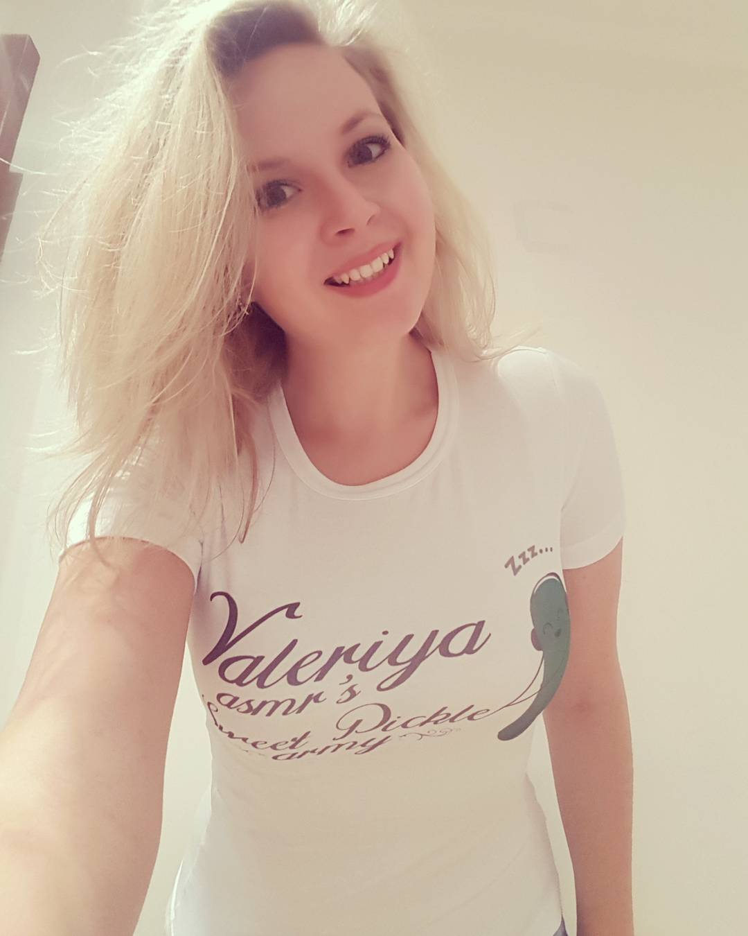 Valeriya Asmr- 喜欢玩牛奶的小姐姐