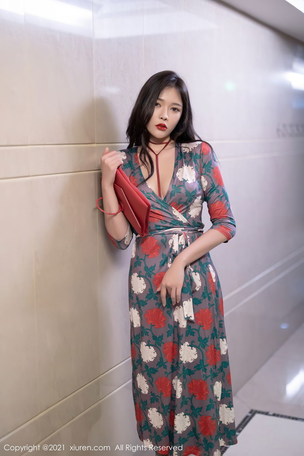 冷艳美人娜比 华丽雍容的长裙