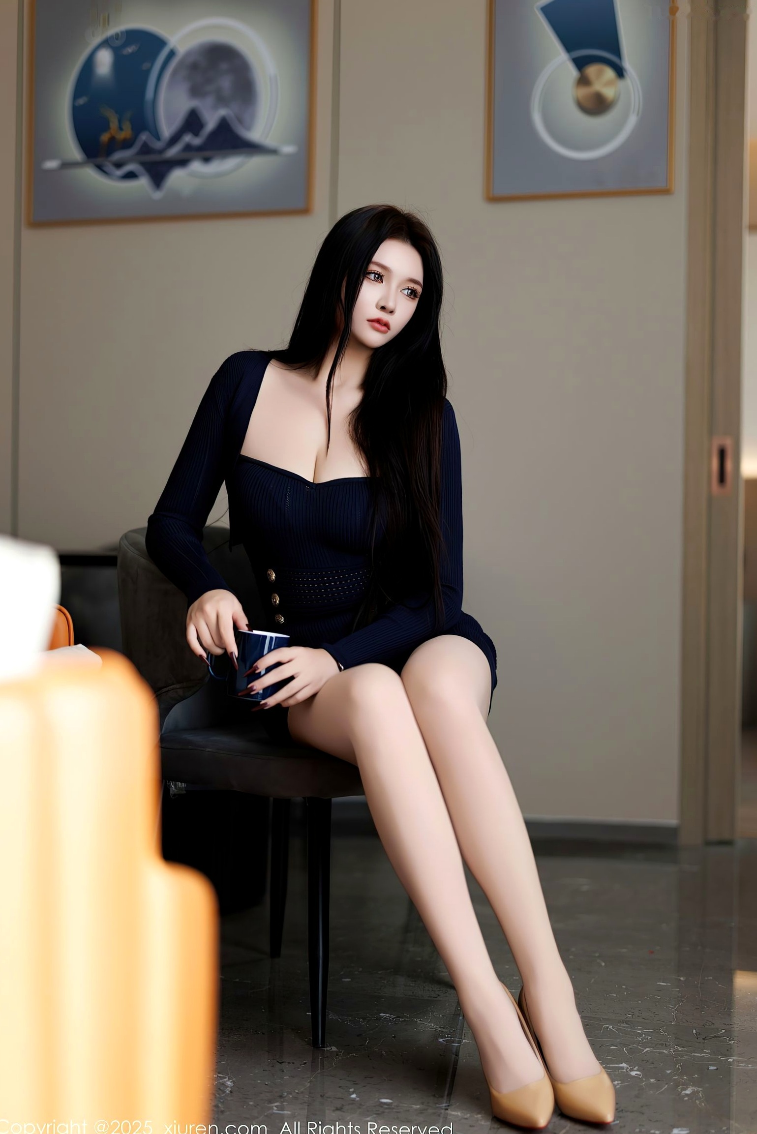 XiuRen秀人网Vol.9820-娜比:深蓝紧身连衣短裙私房大片,绝美长腿丝袜高跟鞋,极致气质御姐诱惑-2025.01.25