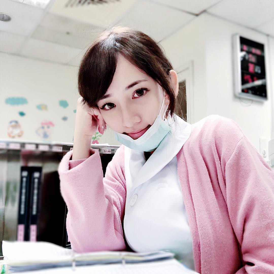 台湾美女护士Elle 女神白衣天使