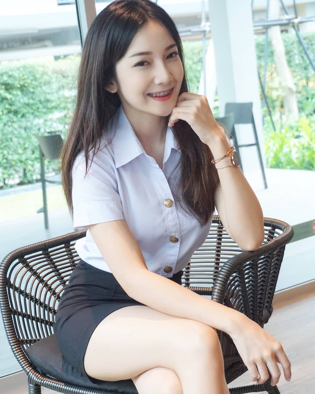 甜美妹子「Nick Chatchada」提枪上阵 准备湿身秀出火辣曲线