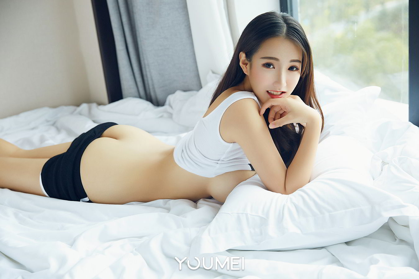 洛洛的白玉酥胸