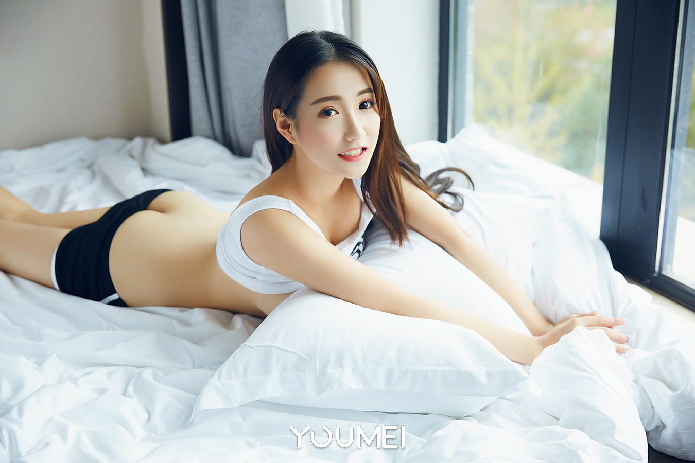 洛洛的白玉酥胸