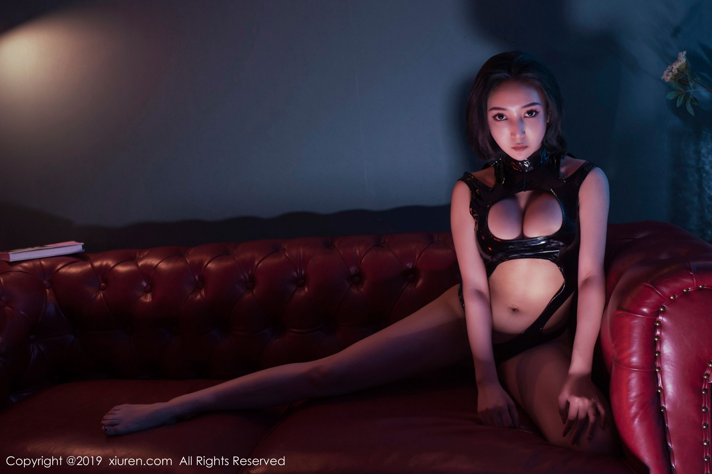 新人模特姖尹 皮衣女王白色蕾丝