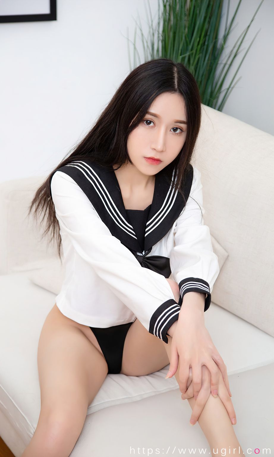 茯苓的全能制服 白底黑领日系满满