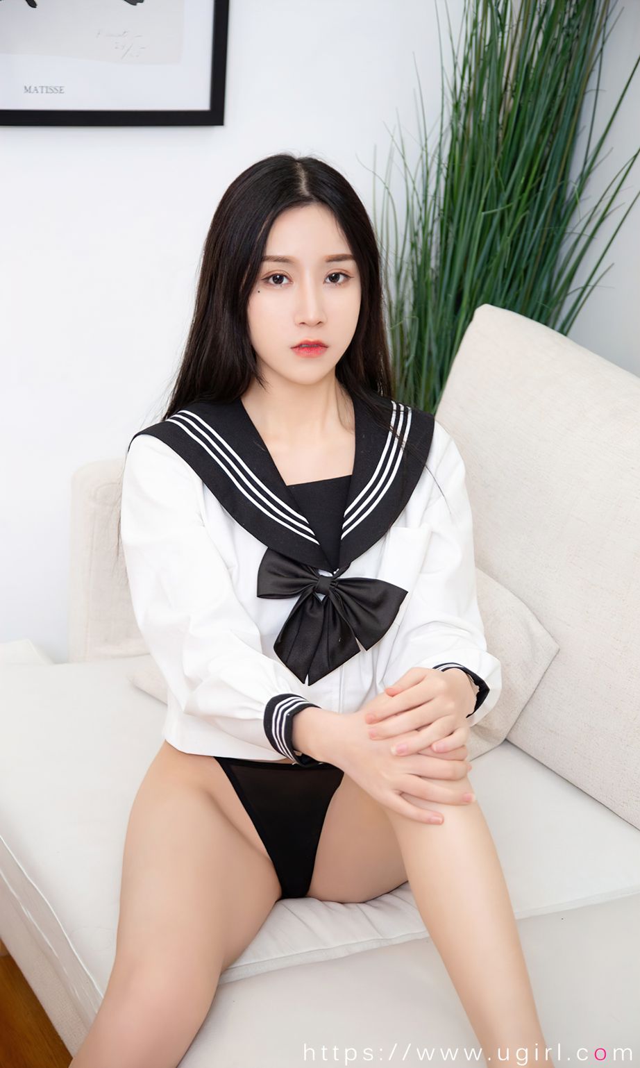 茯苓的全能制服 白底黑领日系满满