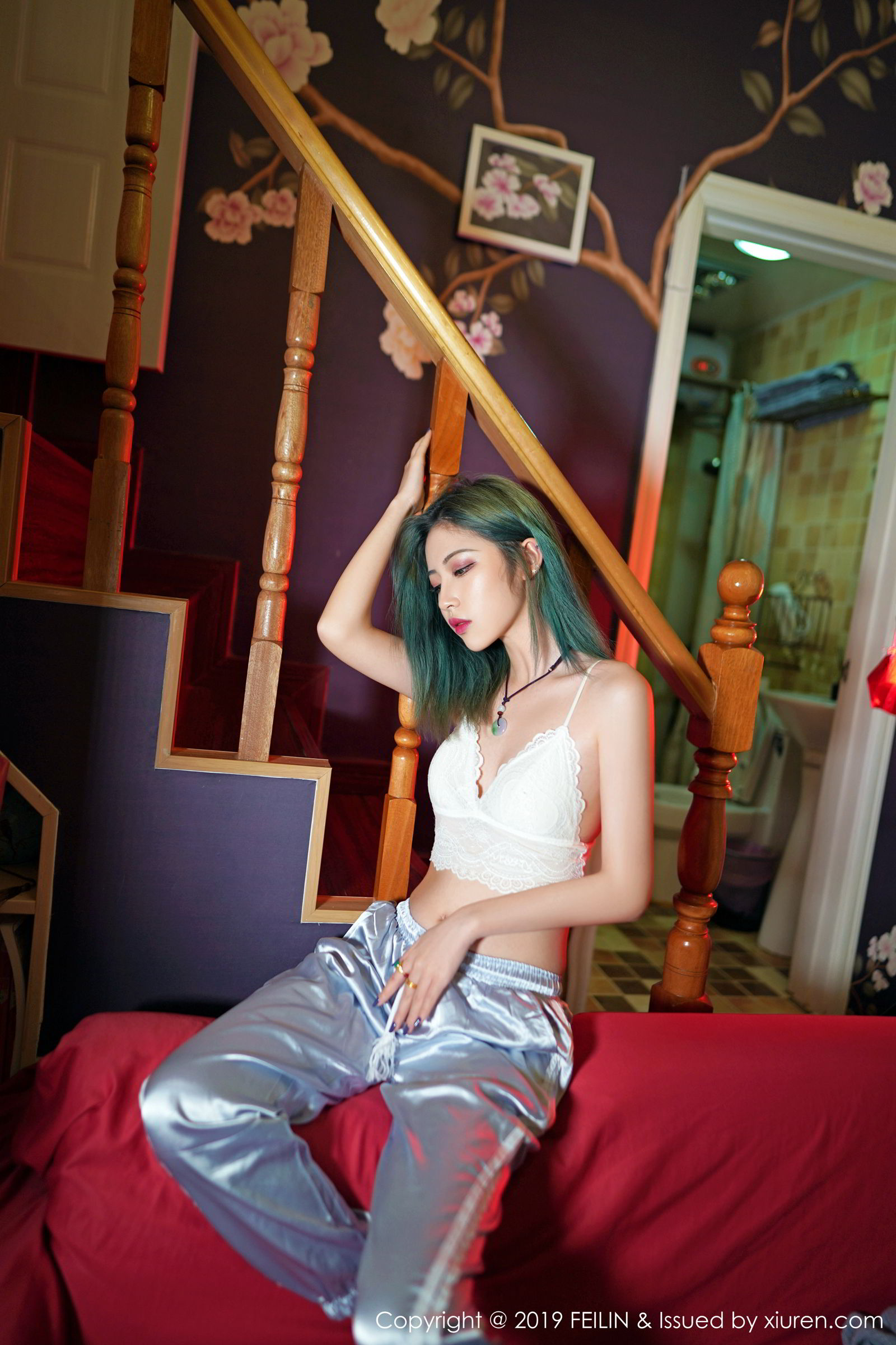 新人模特小樱花 清秀容颜曼妙身材