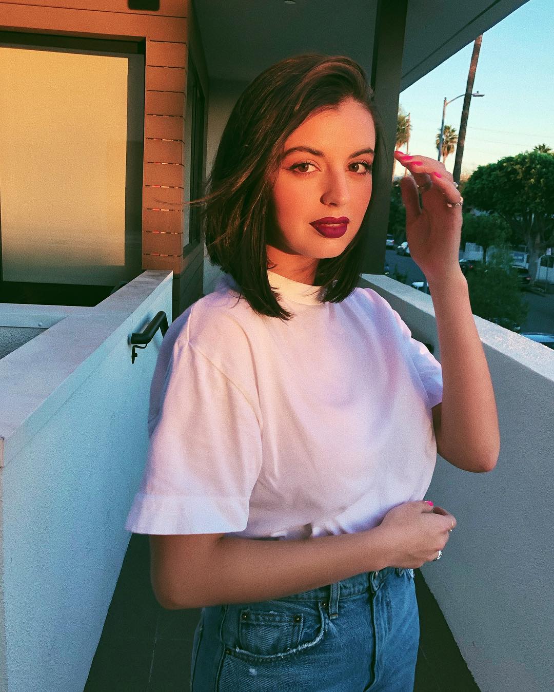 Rebecca Black- 混血女歌手负评百变美女