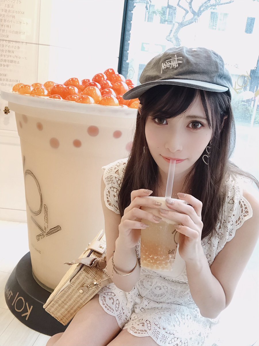 超甜美Coser「JILL」卸下浓妆是个萌妹子