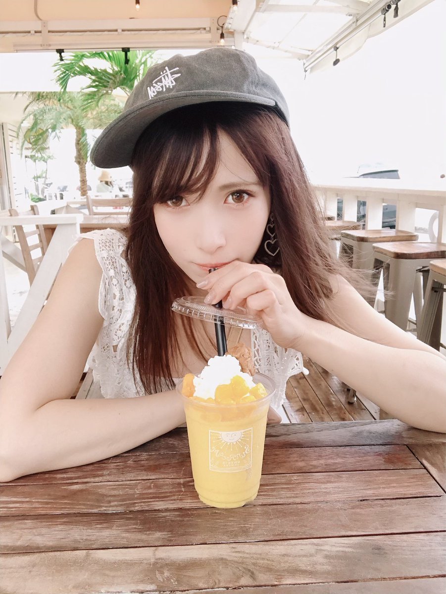 超甜美Coser「JILL」卸下浓妆是个萌妹子