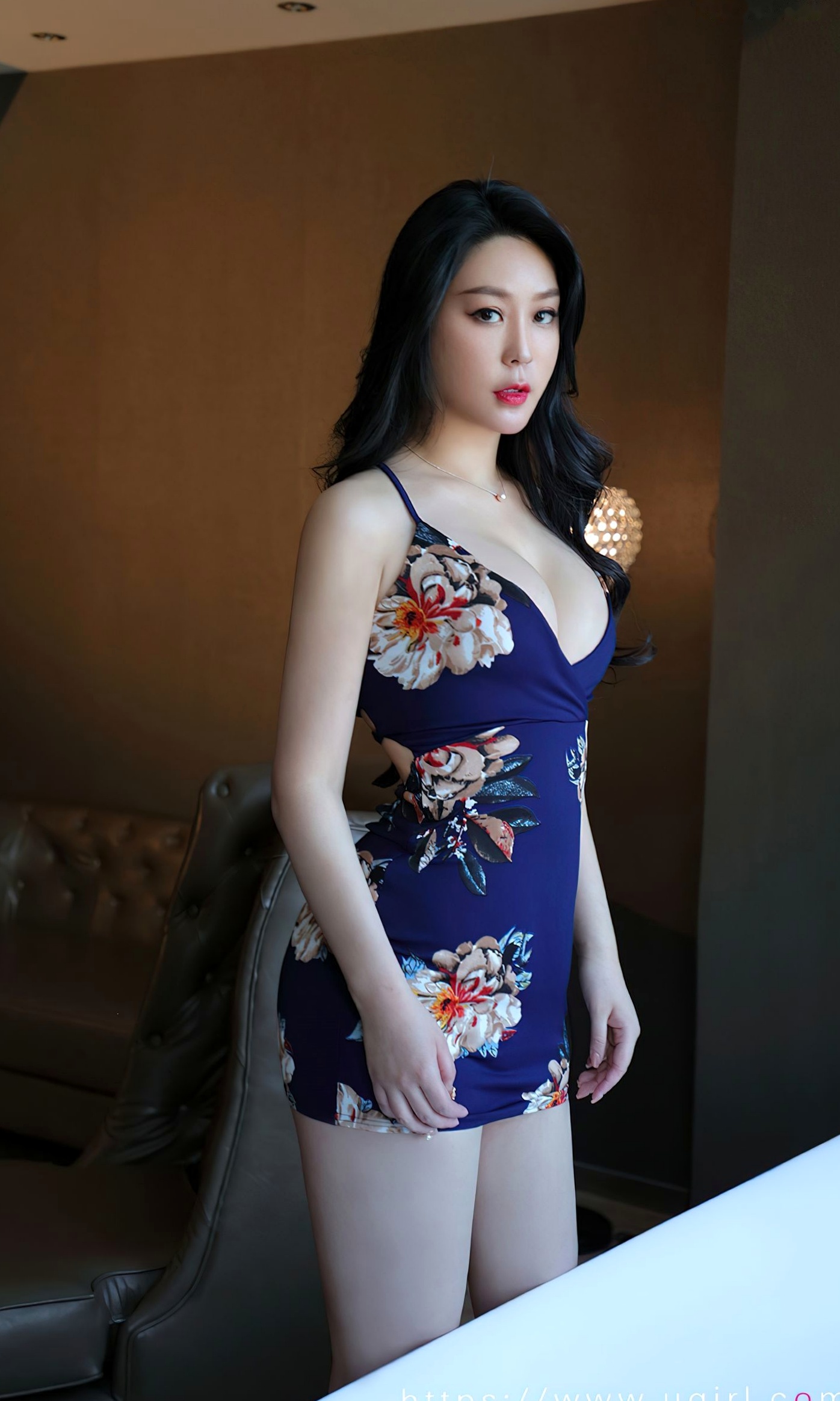 UGirlsApp尤果圈爱尤物-2808-刘瑾希《如果你来的话》:精美印花连体衣,室内性感私房写真,气质女神冷艳迷人