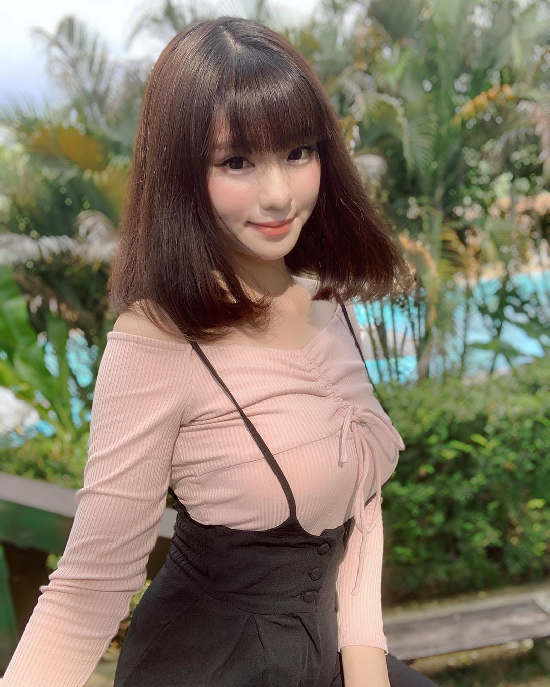 言情小说般梦幻!大马童颜妹「Amy香儿」傲人上围藏不住
