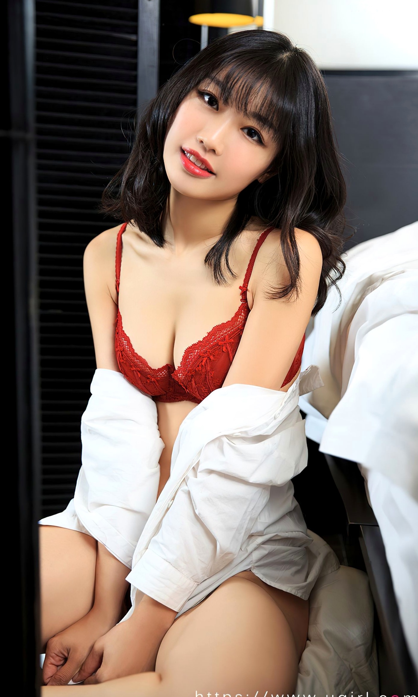 UGirlsApp尤果圈-2840-小文《松弛感》:气质模特居家私房写真,衬衫内衣秀诱惑曲线