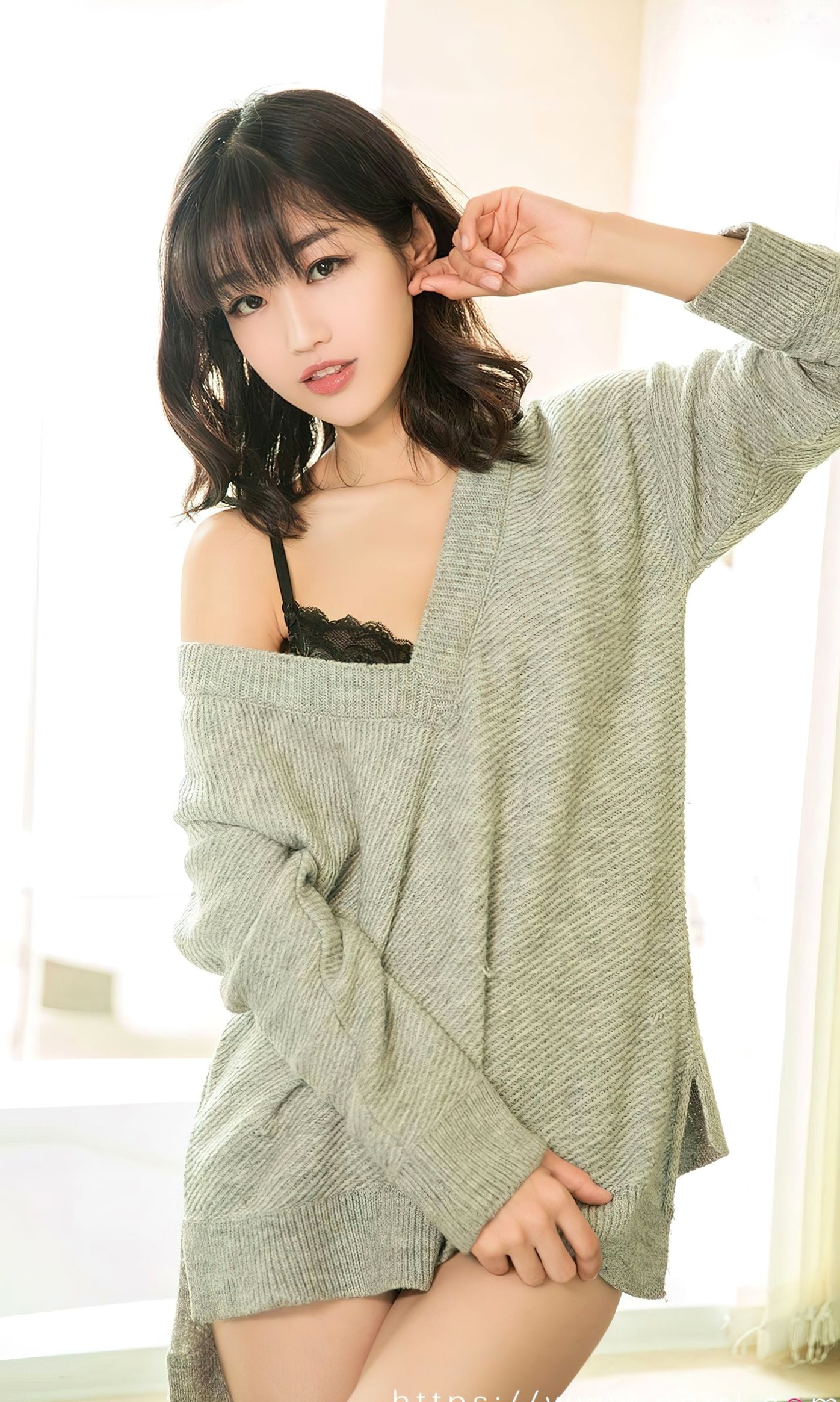 UGirls尤果圈爱尤物-2741-小文《365天的陪伴》:慵懒针织衫私房秀,居家风蕾丝诱惑,展现绝美身材与纯欲气质