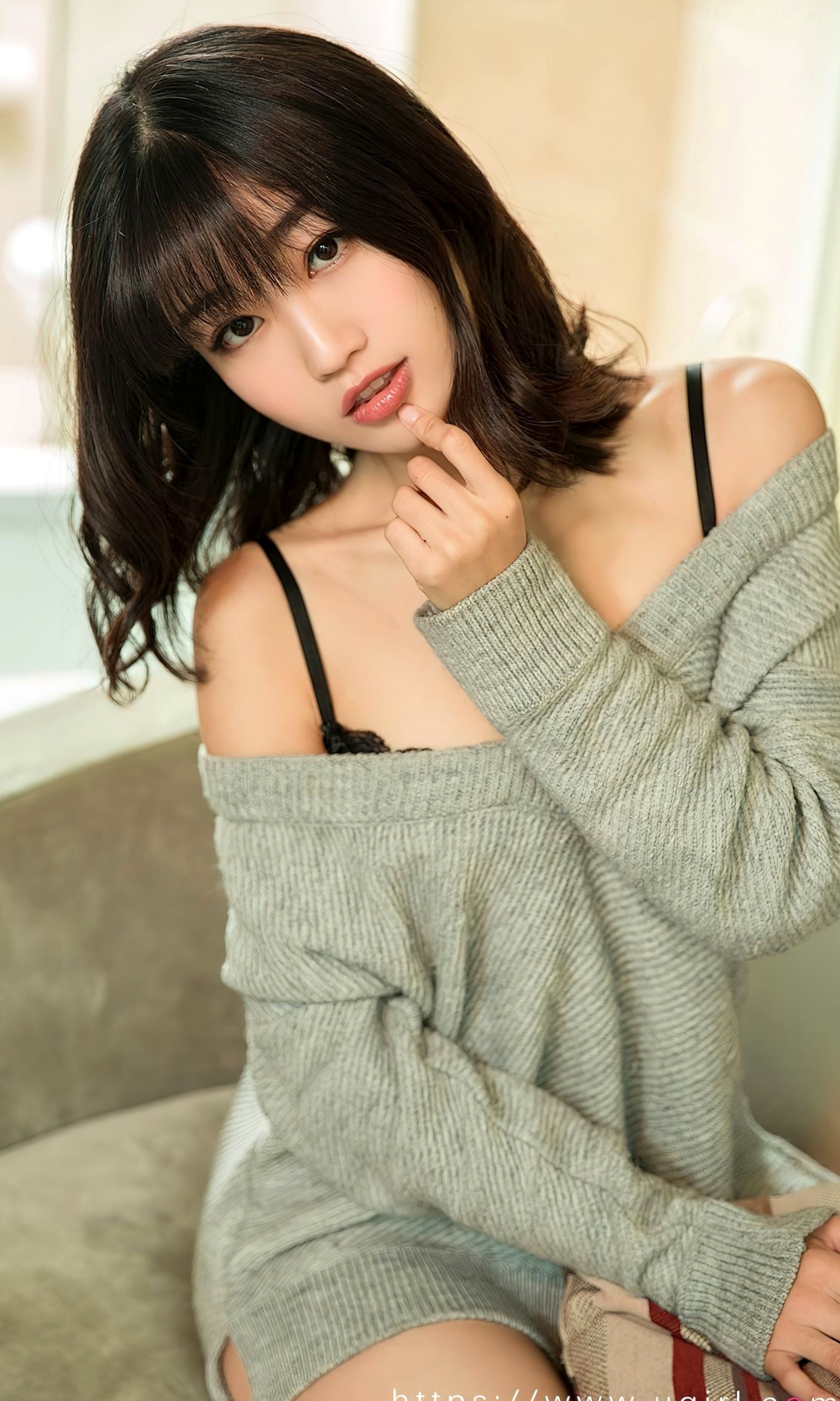 UGirls尤果圈爱尤物-2741-小文《365天的陪伴》:慵懒针织衫私房秀,居家风蕾丝诱惑,展现绝美身材与纯欲气质