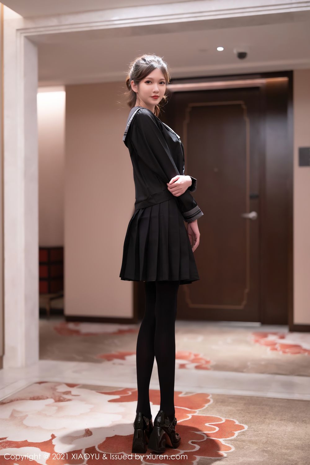 高挑模特程程程 典雅学院风制服