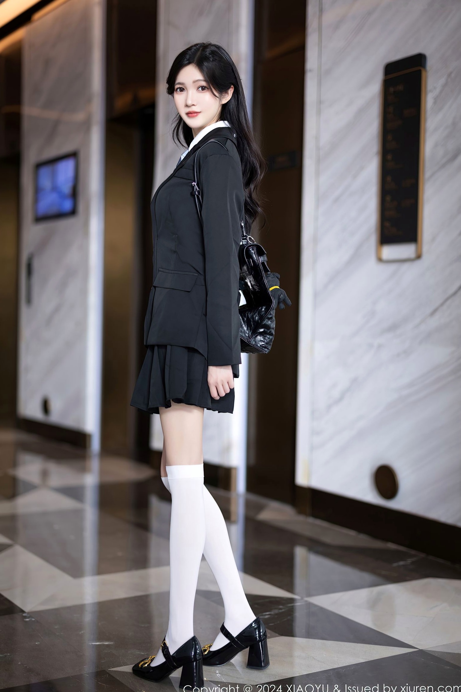 语画界-程程程:日系JK校服制服诱惑,白衬衫配黑短裙私房写真系列 - 1204期