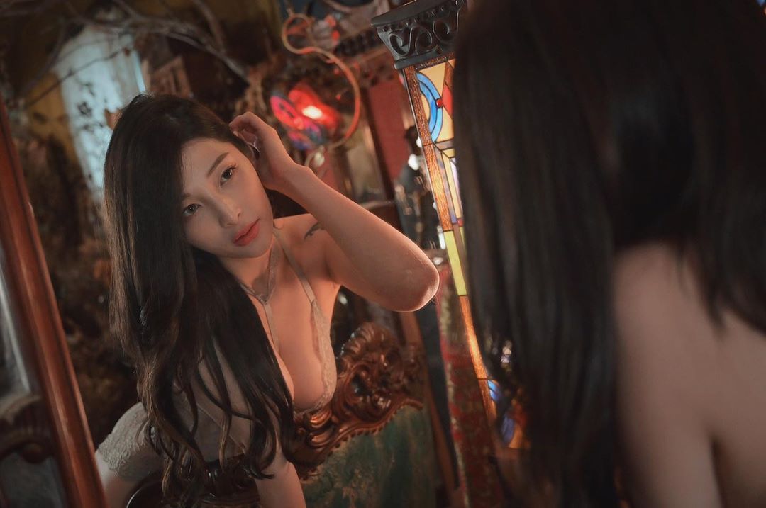 台湾妹子曈曈儿 惊人上围超不科学