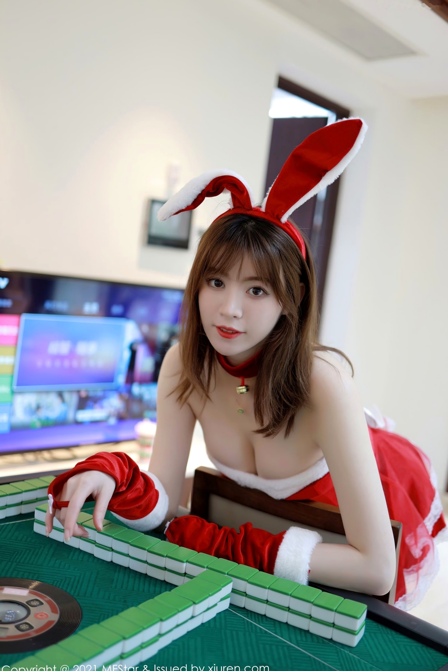 MFStar模范学院 Yoo优优-三亚旅拍撩人兔女郎角色扮演 麻将桌前极致诱惑私房写真