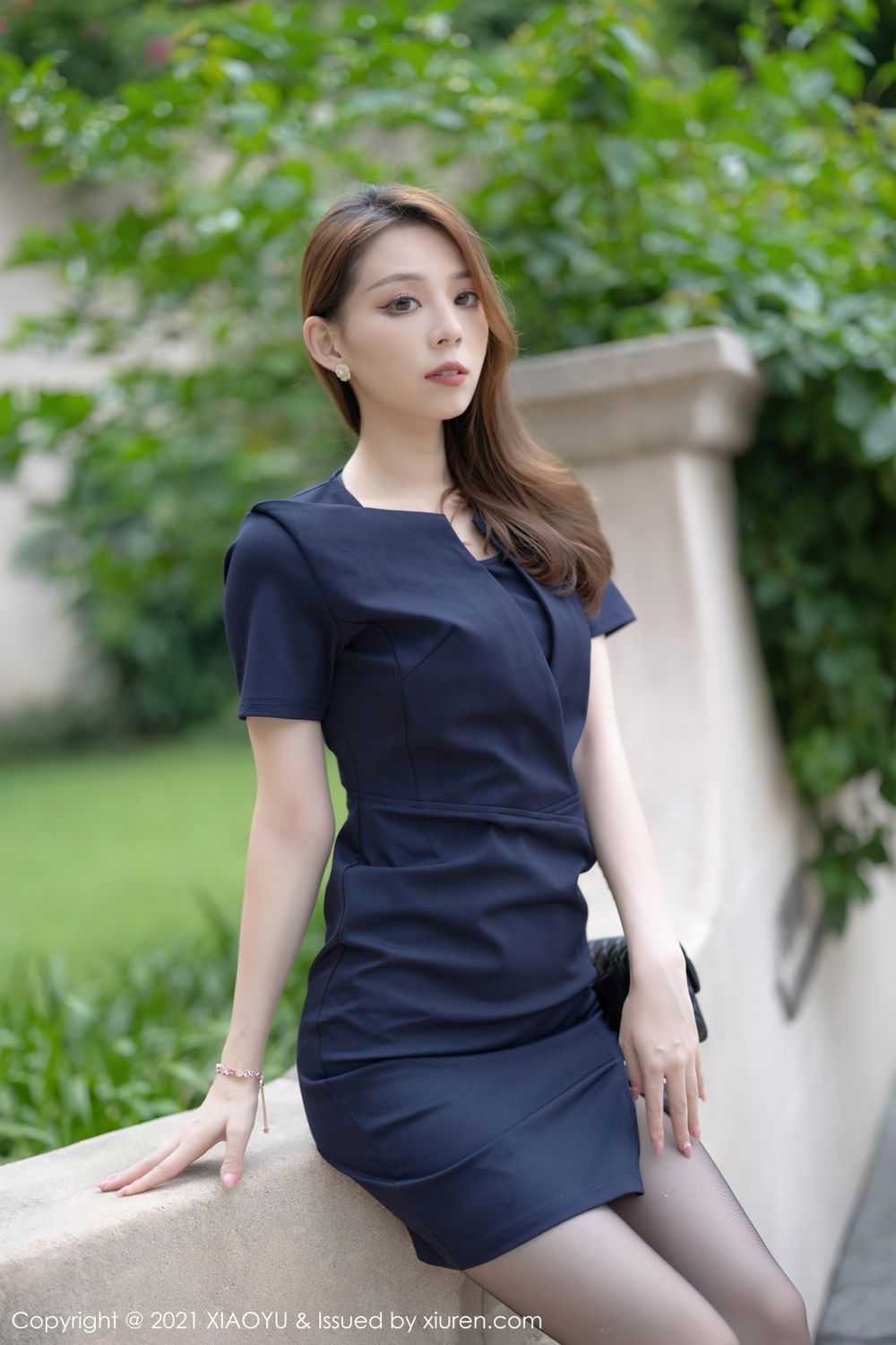 宅男女神言沫 华丽典雅的服饰