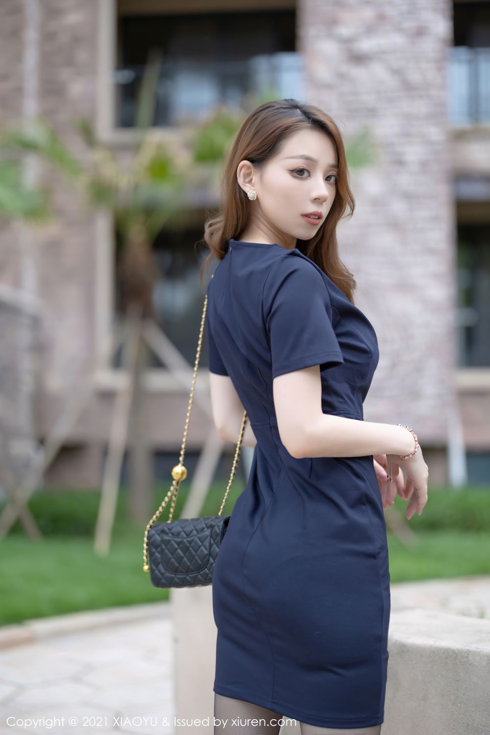 宅男女神言沫 华丽典雅的服饰