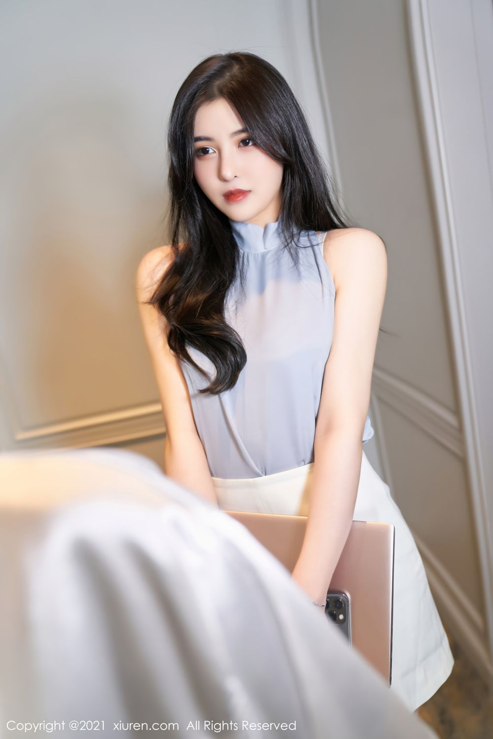 美人秘书韩静安 给王总送笔记本
