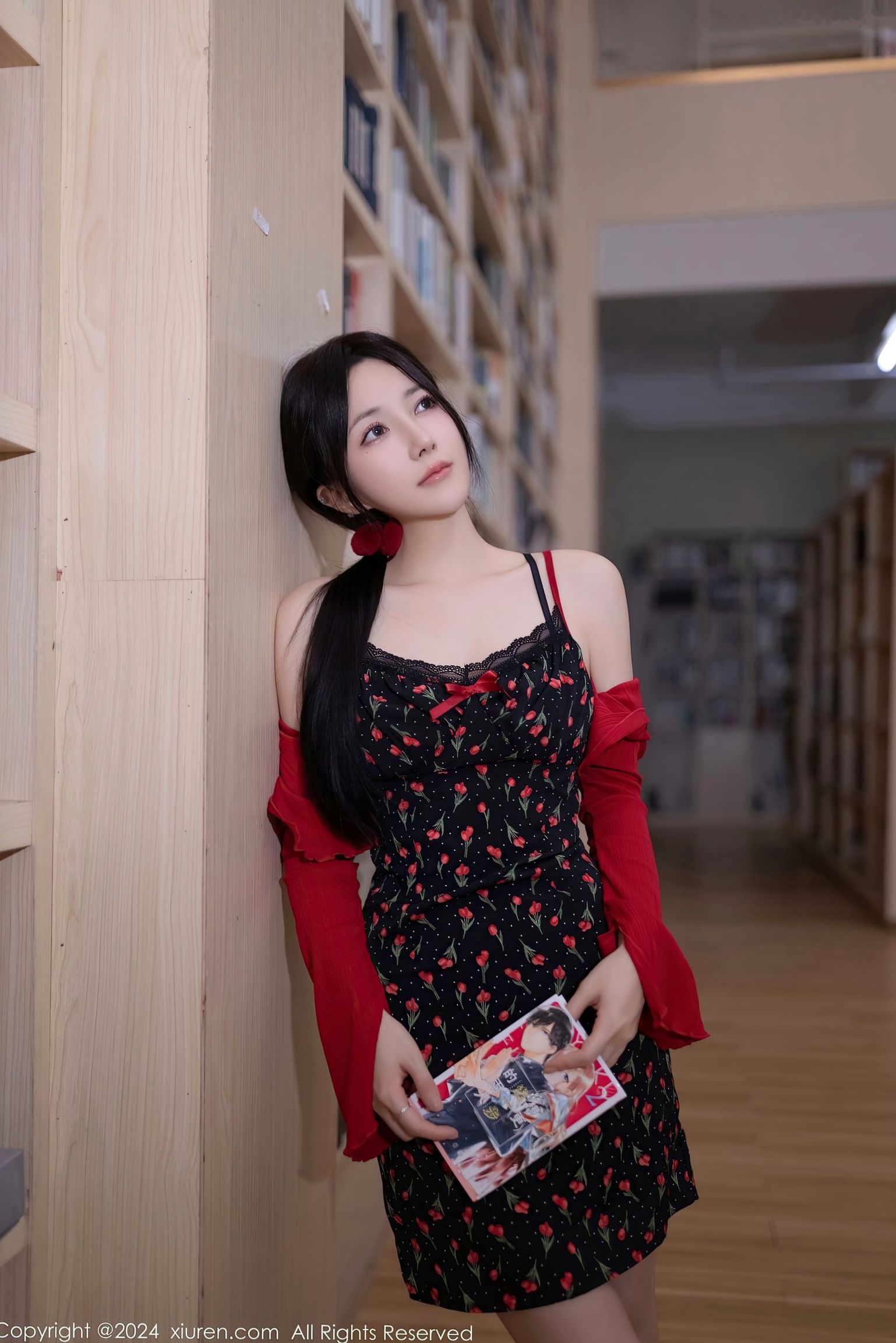 XiuRen秀人网-8596-鱼子酱Fish-图书馆私房照-红外套黑裙性感写真-大尺度诱惑视觉盛宴-2024.05.24