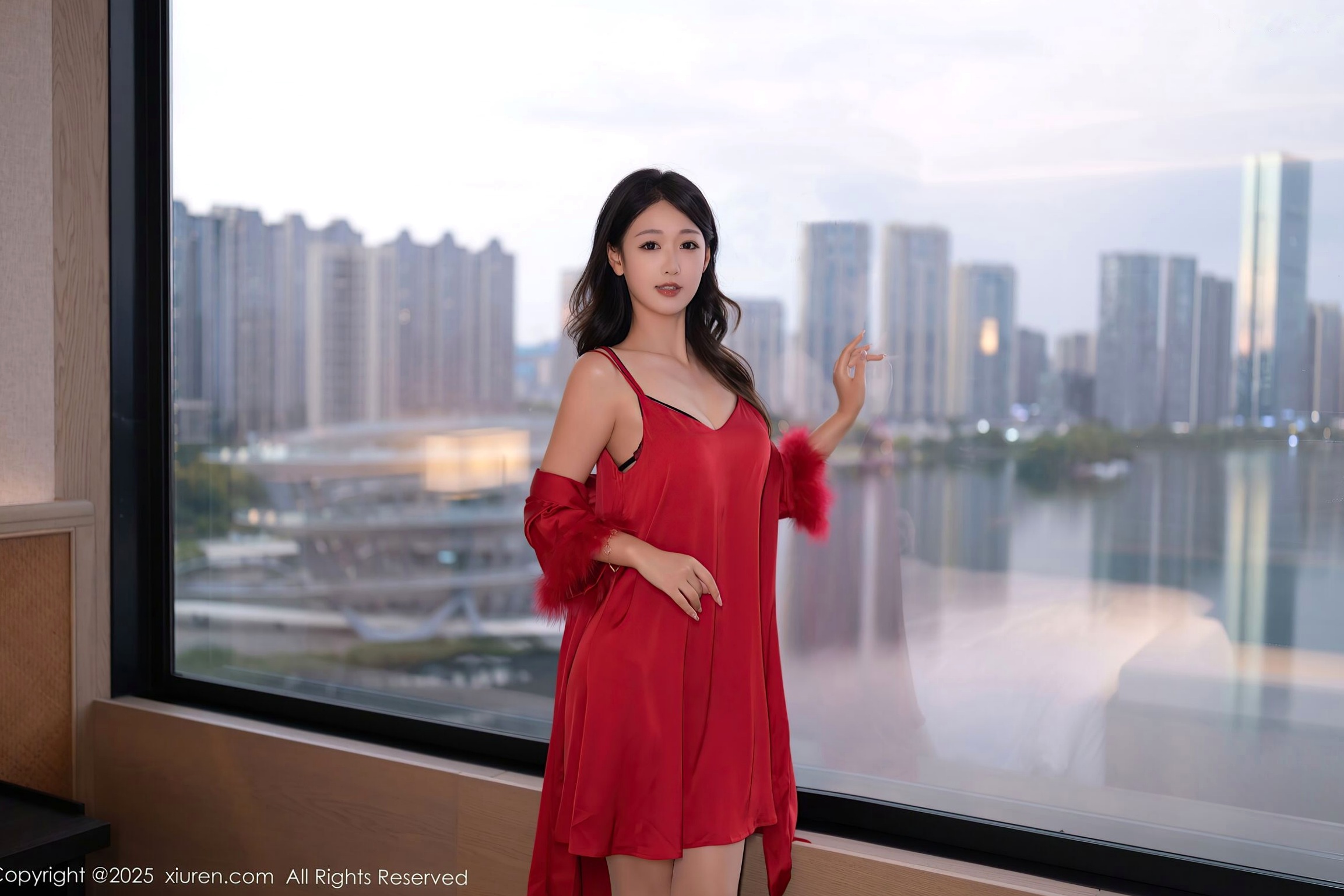 XiuRen秀人网 NO.10768 唐安琪 红色丝绸睡衣肉丝美腿 喜庆卧室私房性感写真