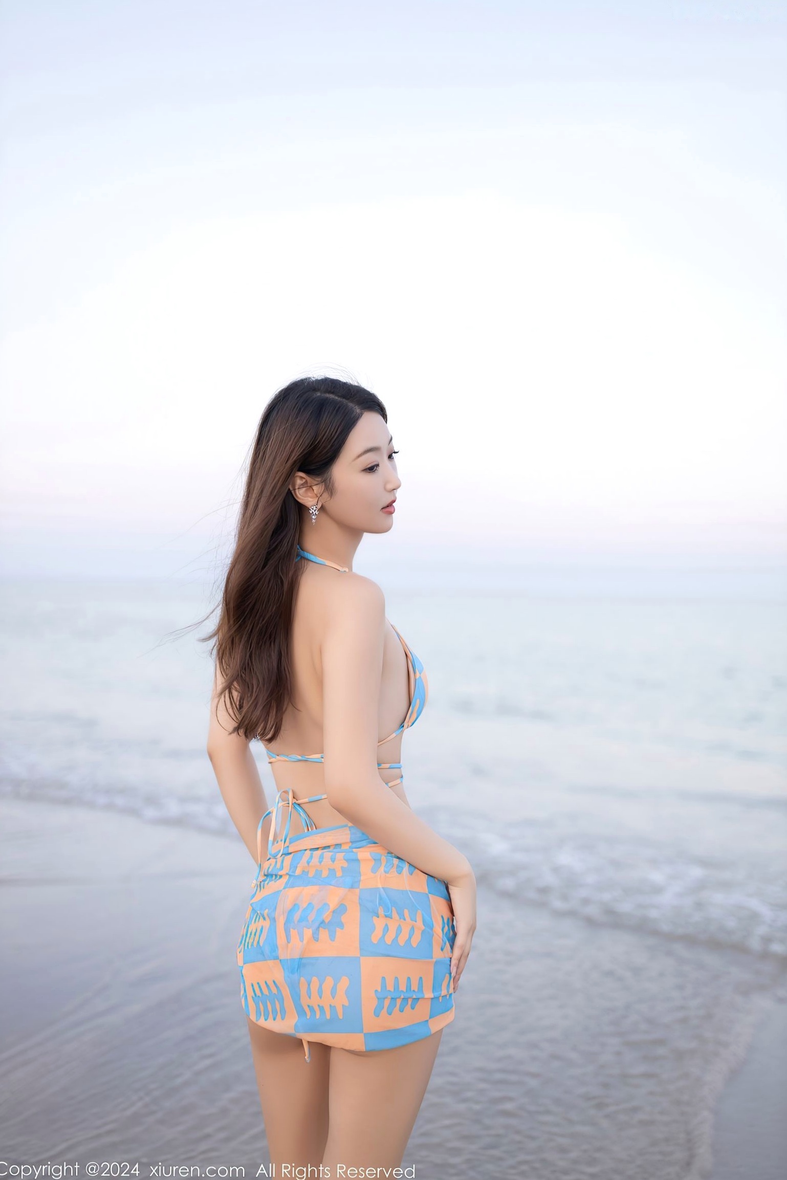 XiuRen秀人网-8531-唐安琪:蓝色清凉比基尼海滩风写真,极致修长美腿诱惑,夏日清纯性感女神唯美大片