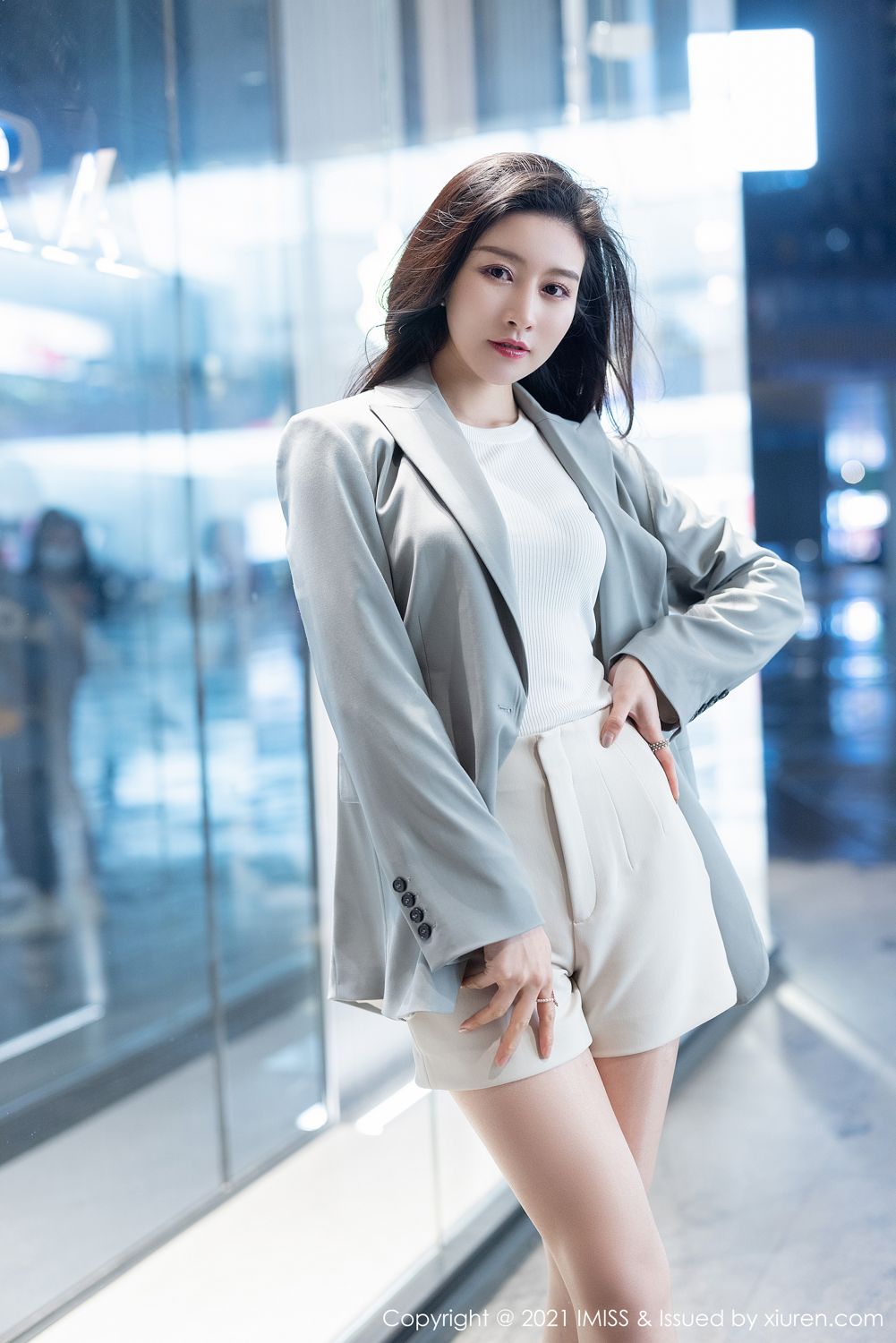 气质美女Vanessa 优雅多姿的职场OL