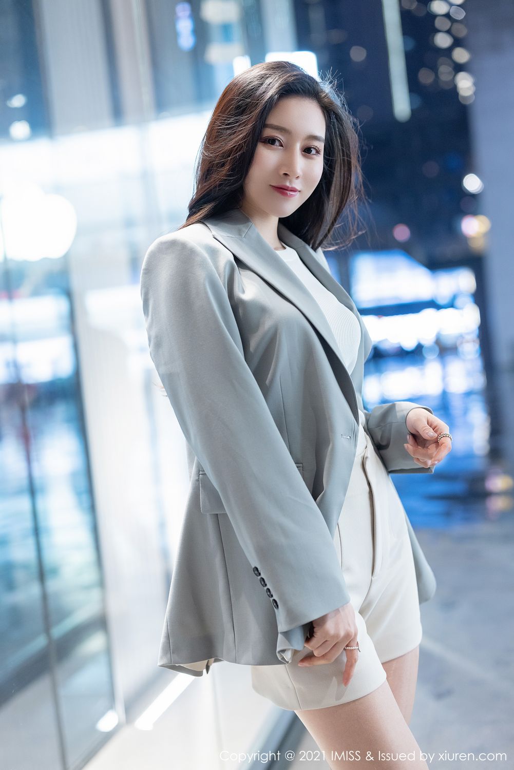 气质美女Vanessa 优雅多姿的职场OL
