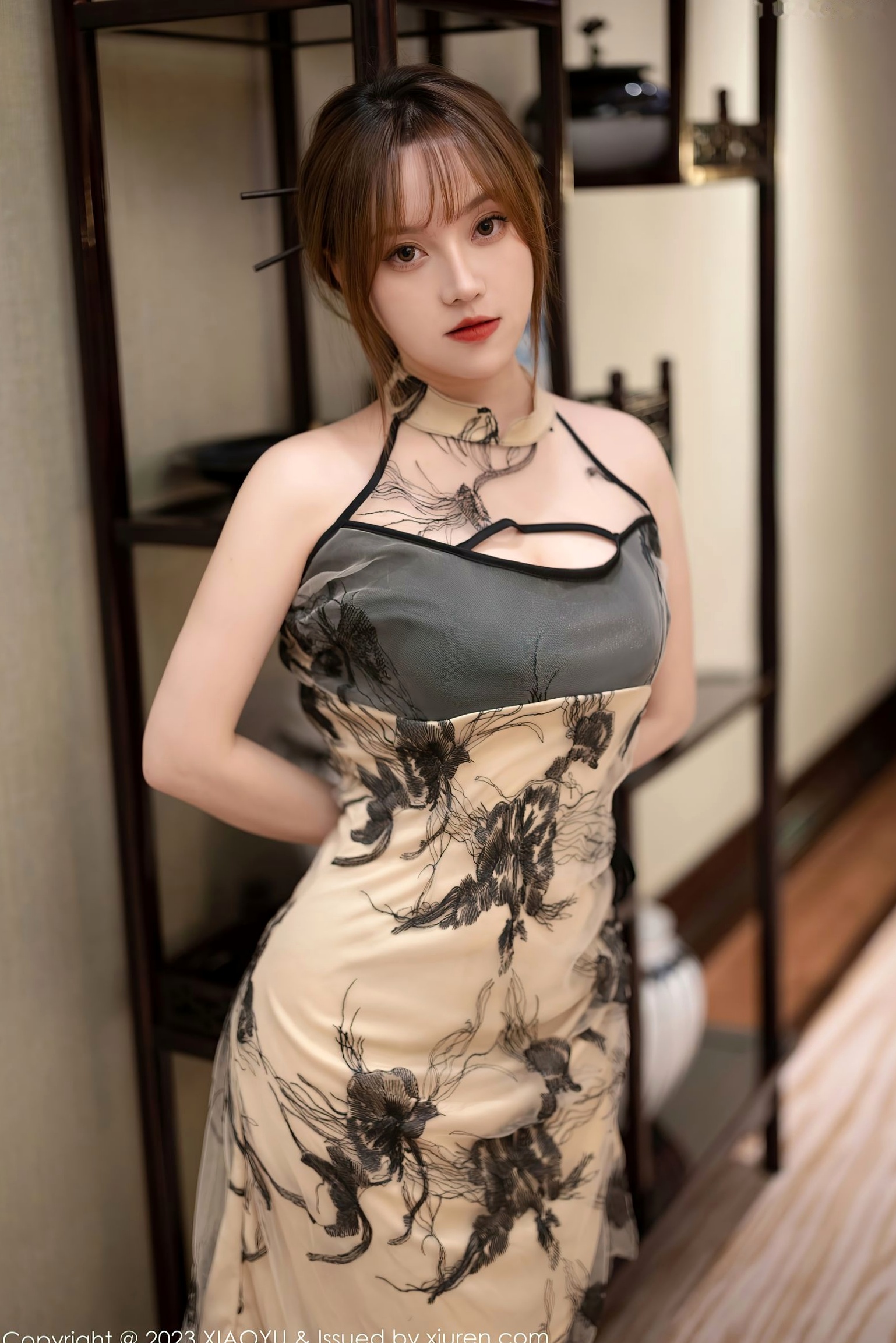 XiaoYu语画界1004:豆瓣酱私房大尺度写真,性感蕾丝内衣配黑丝,都市夜景下的极致诱惑与奢华魅影