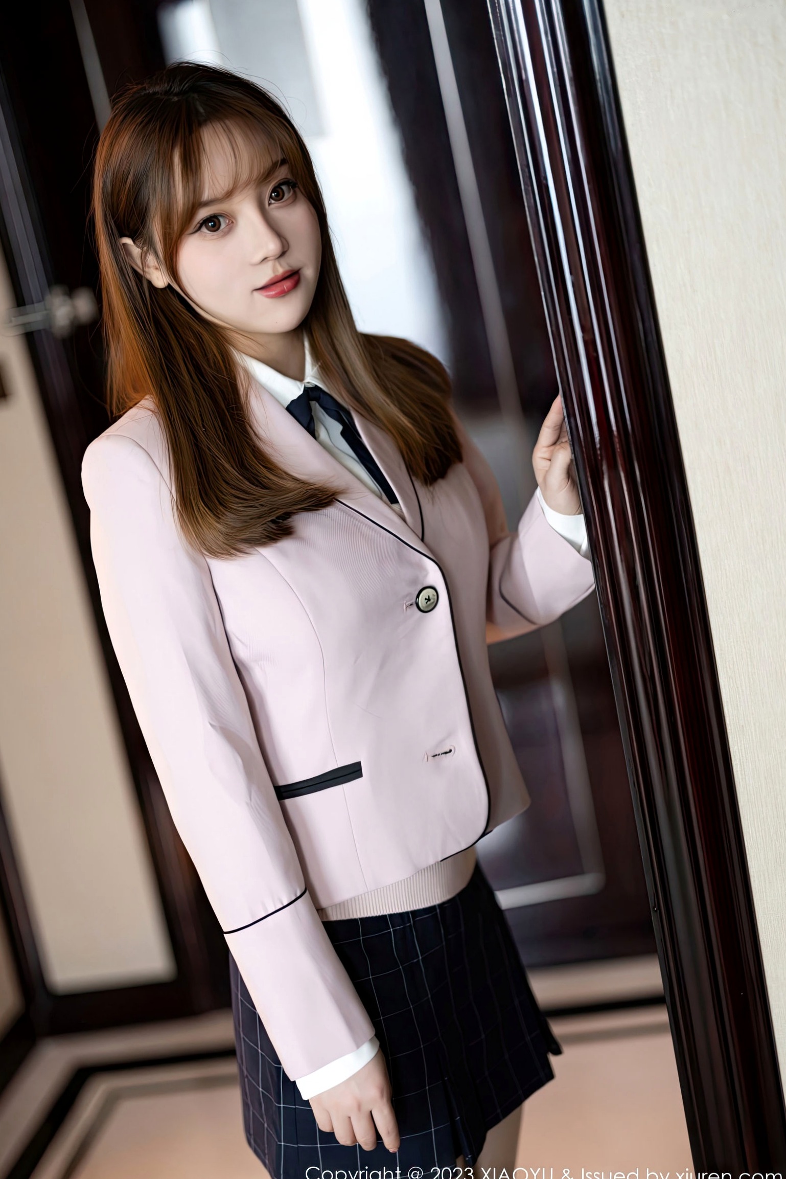 XiaoYu语画界 943 豆瓣酱:职业装制服诱惑,超薄肉丝白衬衫大尺度写真