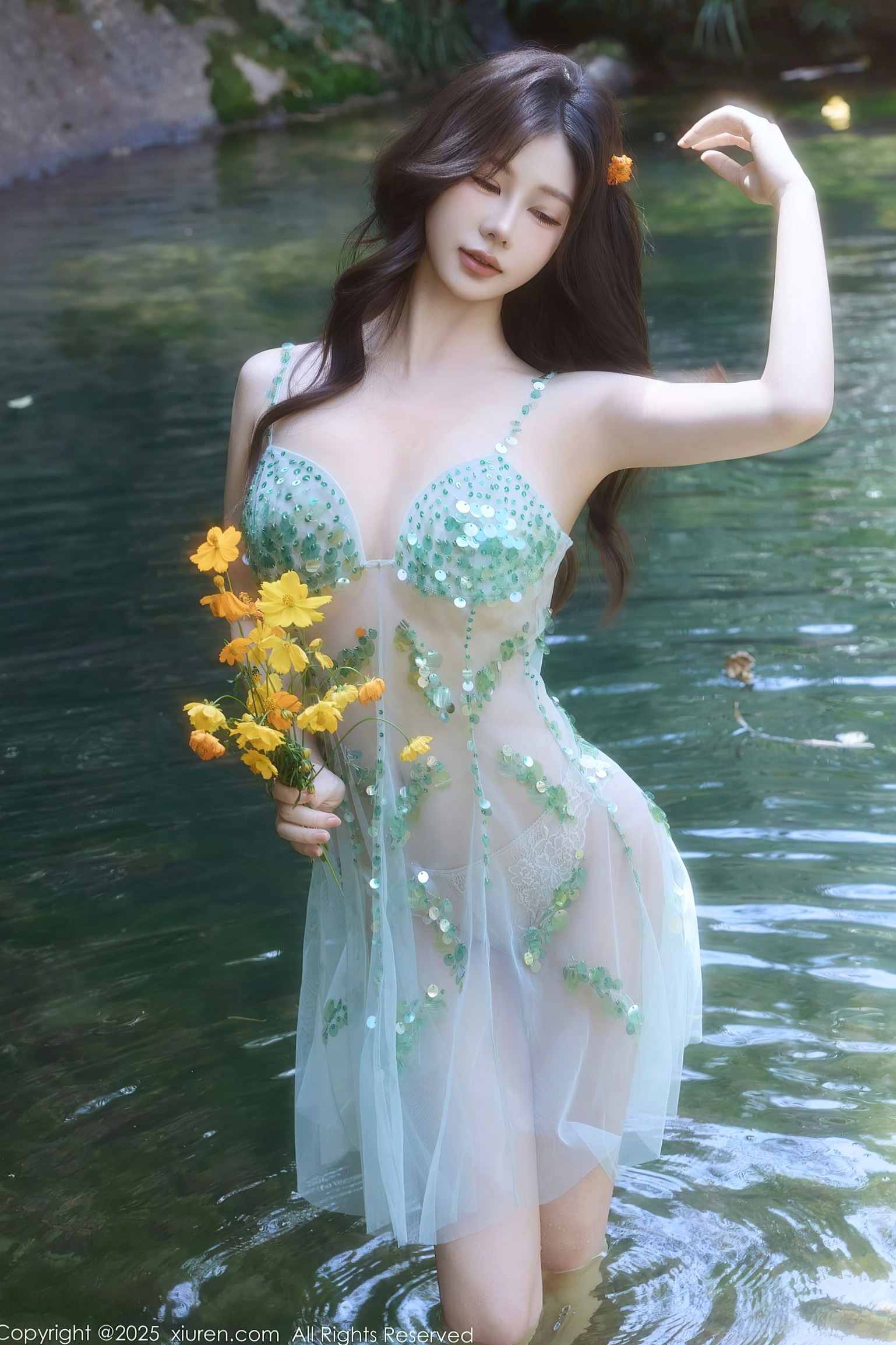 XiuRen秀人网 NO.10756 尹甜甜 - 户外小溪淡绿透视纱裙仙气性感写真