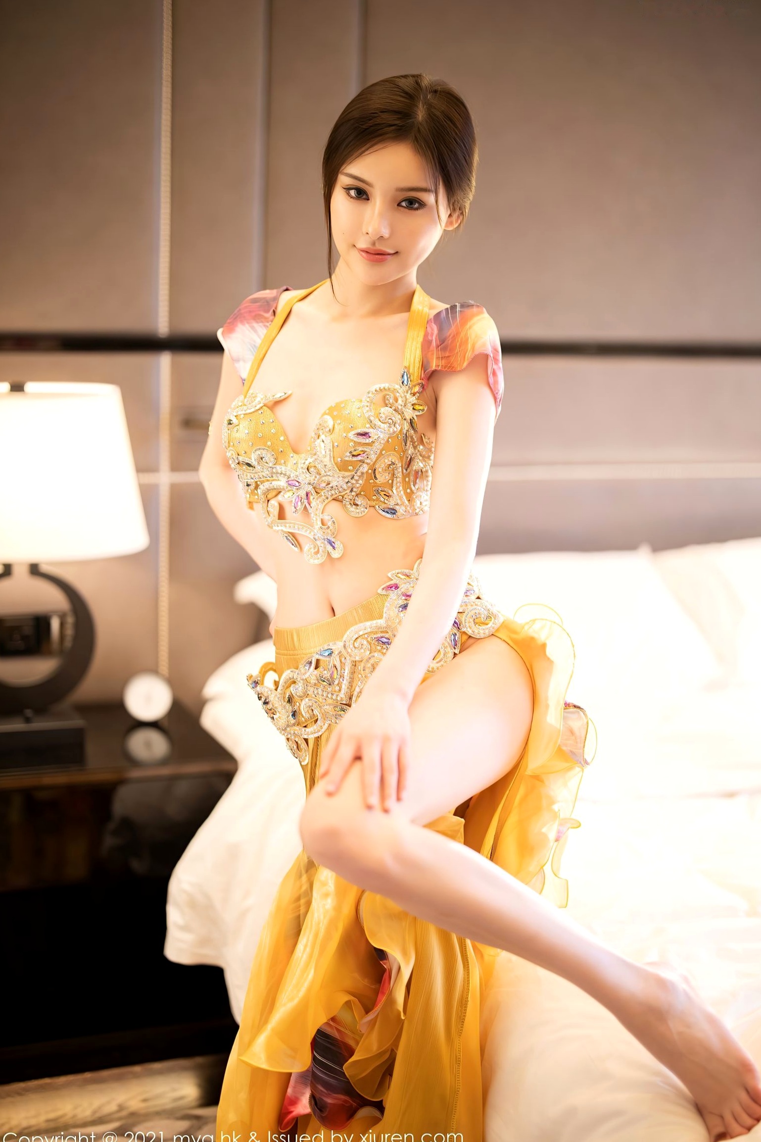 MyGirl美媛馆-小夕Juju性感泰式服饰旅拍,诱惑身姿曲线毕露,绝美私房视觉大赏