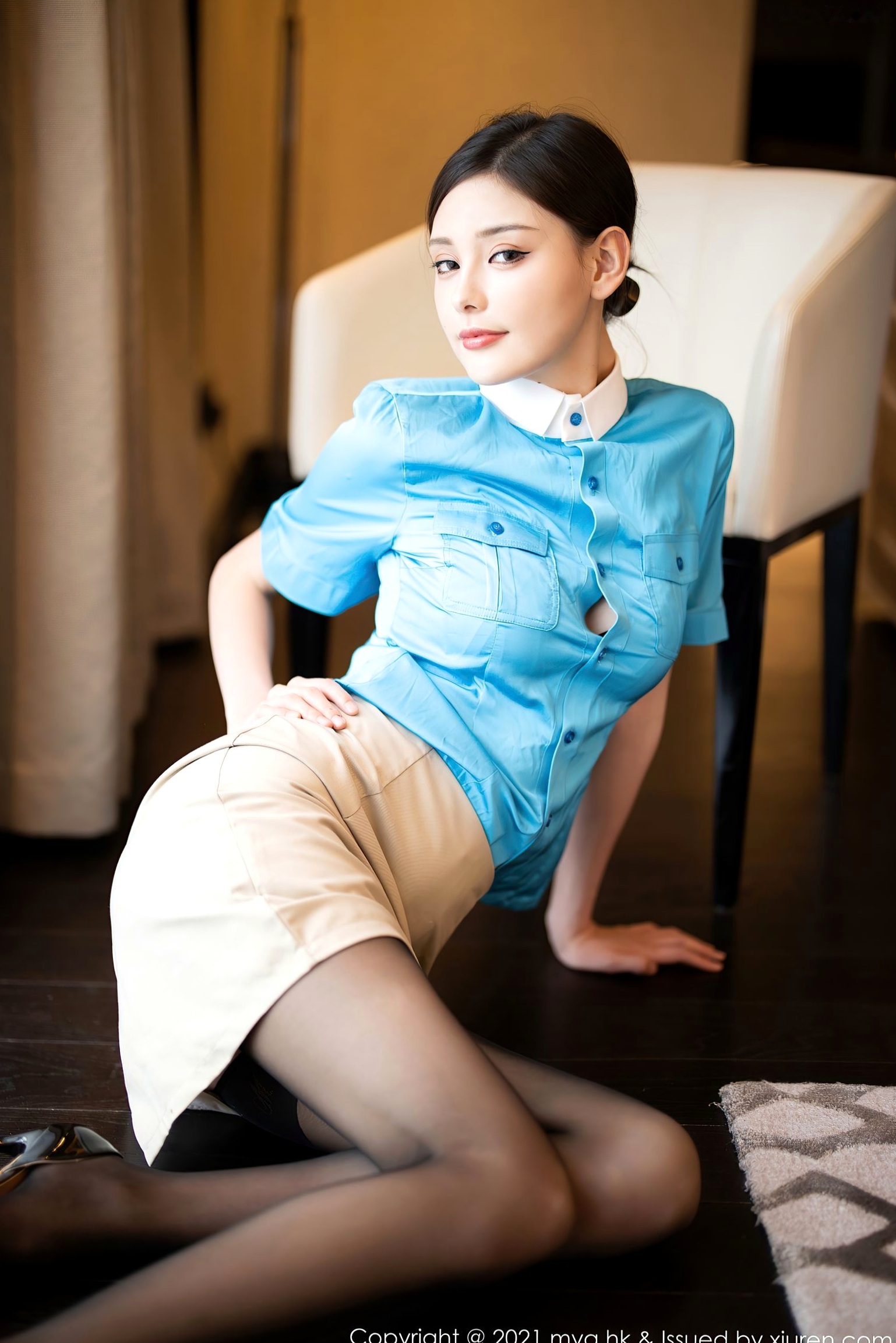 MyGirl美媛馆-544-小夕Juju-江浙沪旅拍:蓝衣空姐制服诱惑,性感黑色内衣与黑丝吊带袜,冷艳私房摄影大片-2021.06.22