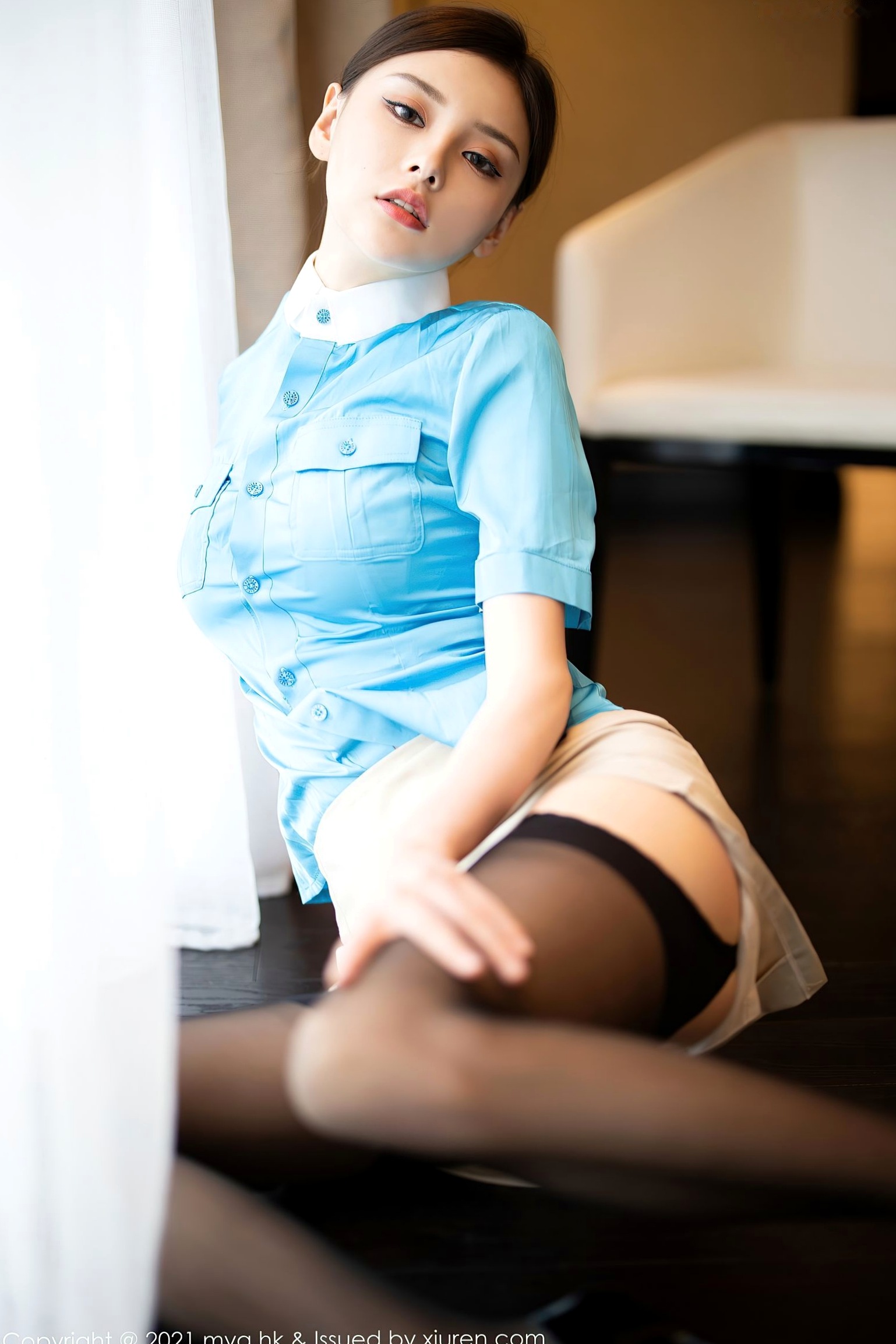 MyGirl美媛馆-544-小夕Juju-江浙沪旅拍:蓝衣空姐制服诱惑,性感黑色内衣与黑丝吊带袜,冷艳私房摄影大片-2021.06.22