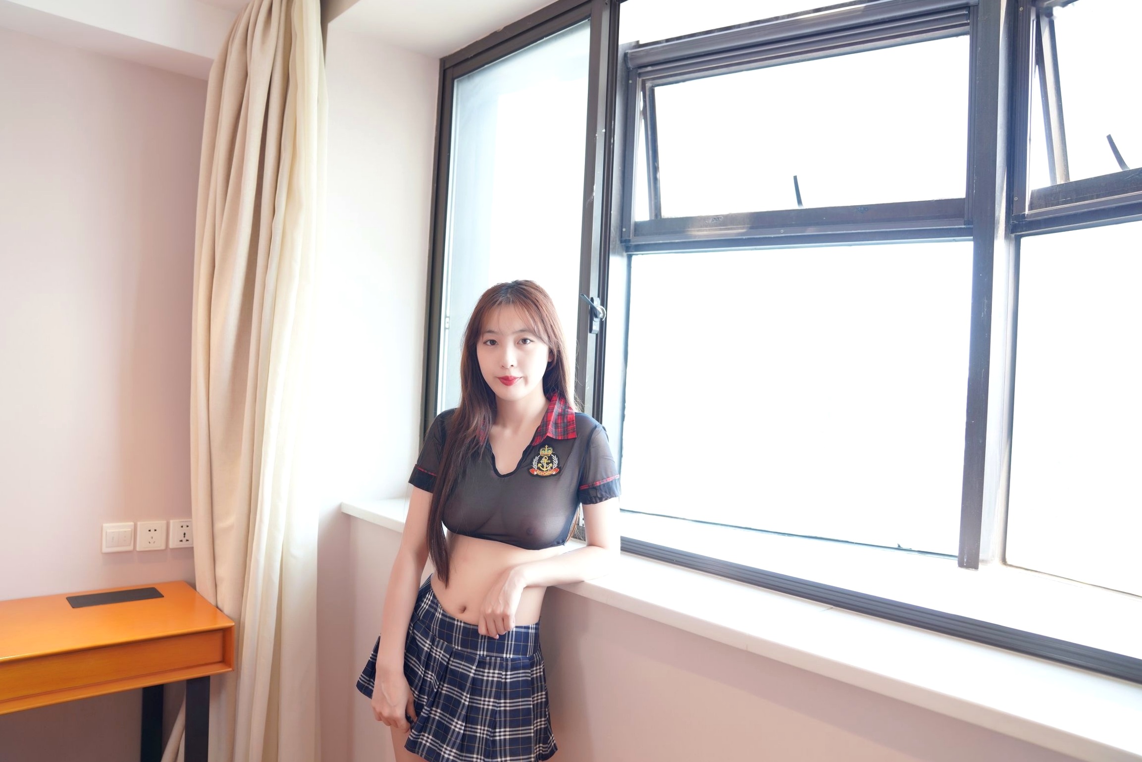 XR-Uncensored 林星阑绝密私拍系列,16K超清制服诱惑,校服下的清纯与性感,XiuRen秀人网室内私房写真