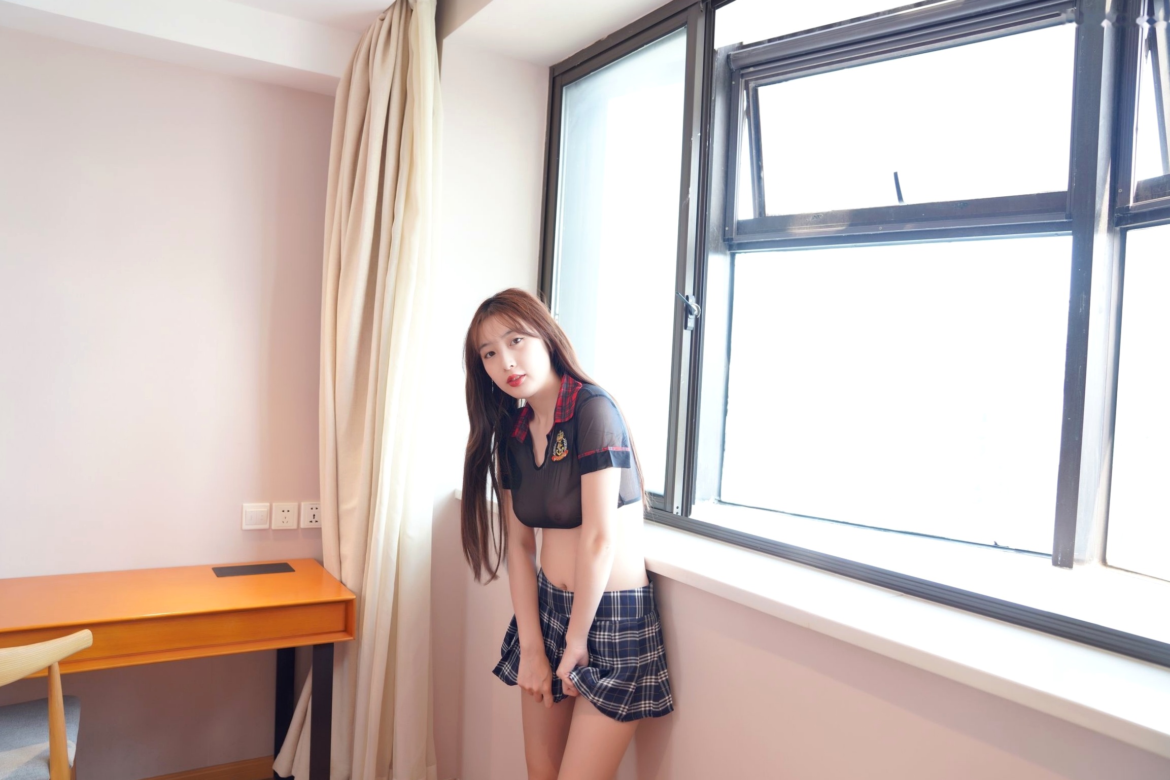 XR-Uncensored 林星阑绝密私拍系列,16K超清制服诱惑,校服下的清纯与性感,XiuRen秀人网室内私房写真