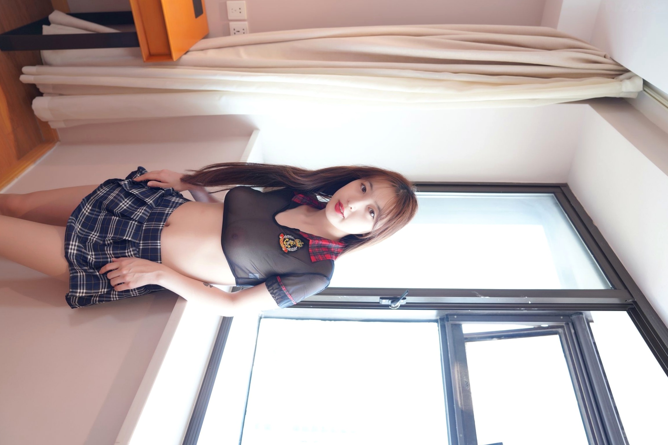 XR-Uncensored 林星阑绝密私拍系列,16K超清制服诱惑,校服下的清纯与性感,XiuRen秀人网室内私房写真