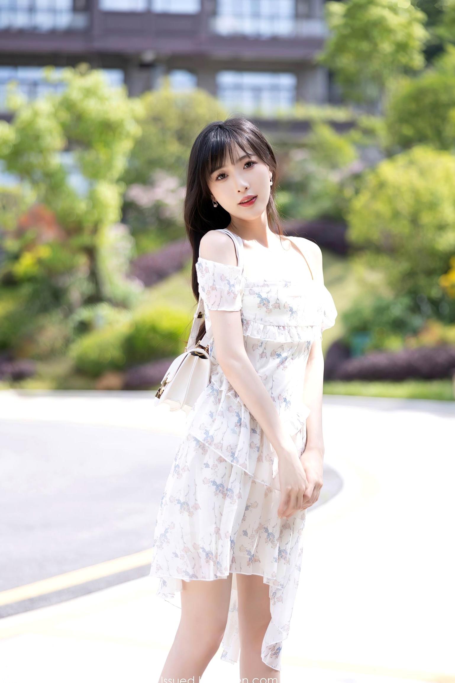 XiaoYu语画界-1058-林星阑-贵州旅拍-清新碎花白裙与性感轻透白婚纱-极致纯欲写真