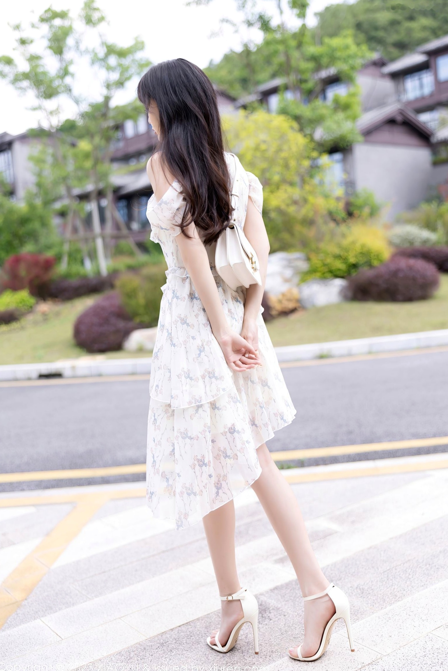 XiaoYu语画界-1058-林星阑-贵州旅拍-清新碎花白裙与性感轻透白婚纱-极致纯欲写真