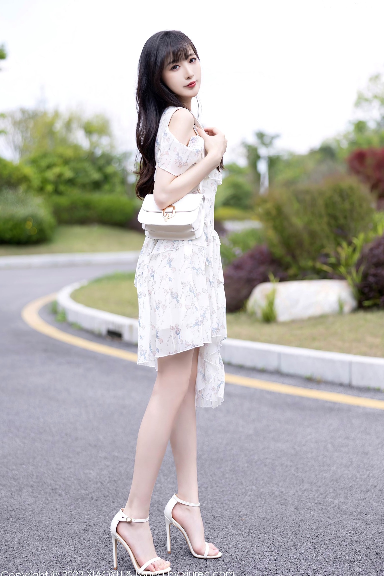 XiaoYu语画界-1058-林星阑-贵州旅拍-清新碎花白裙与性感轻透白婚纱-极致纯欲写真