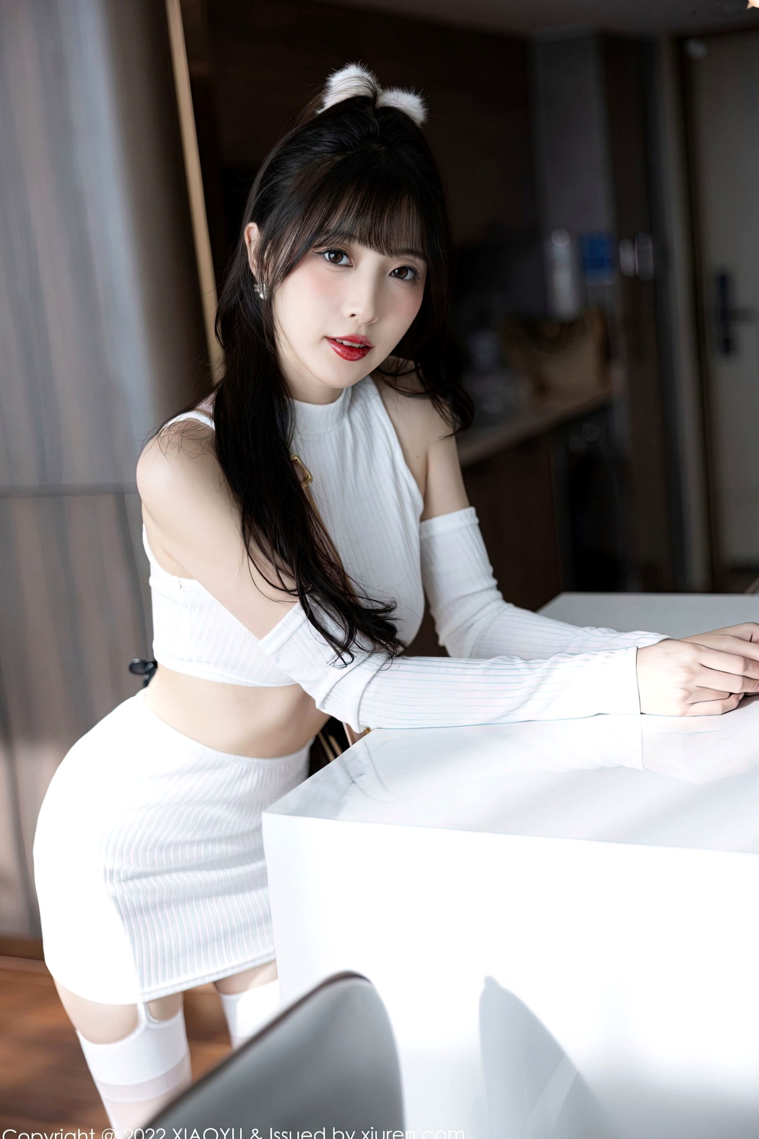 XiaoYu语画界-928-林星阑-纯欲白色抹胸搭配白丝吊带袜,现代家居极致诱惑,优雅与性感并存的绝美写真