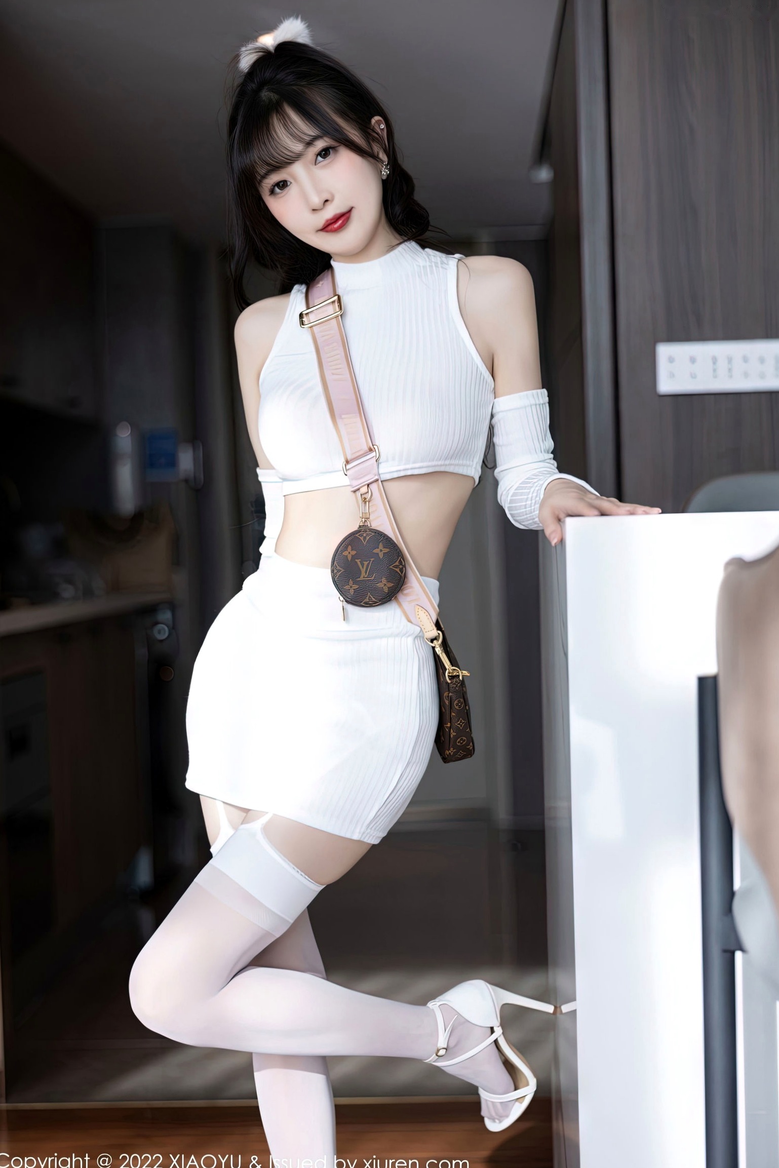 XiaoYu语画界-928-林星阑-纯欲白色抹胸搭配白丝吊带袜,现代家居极致诱惑,优雅与性感并存的绝美写真