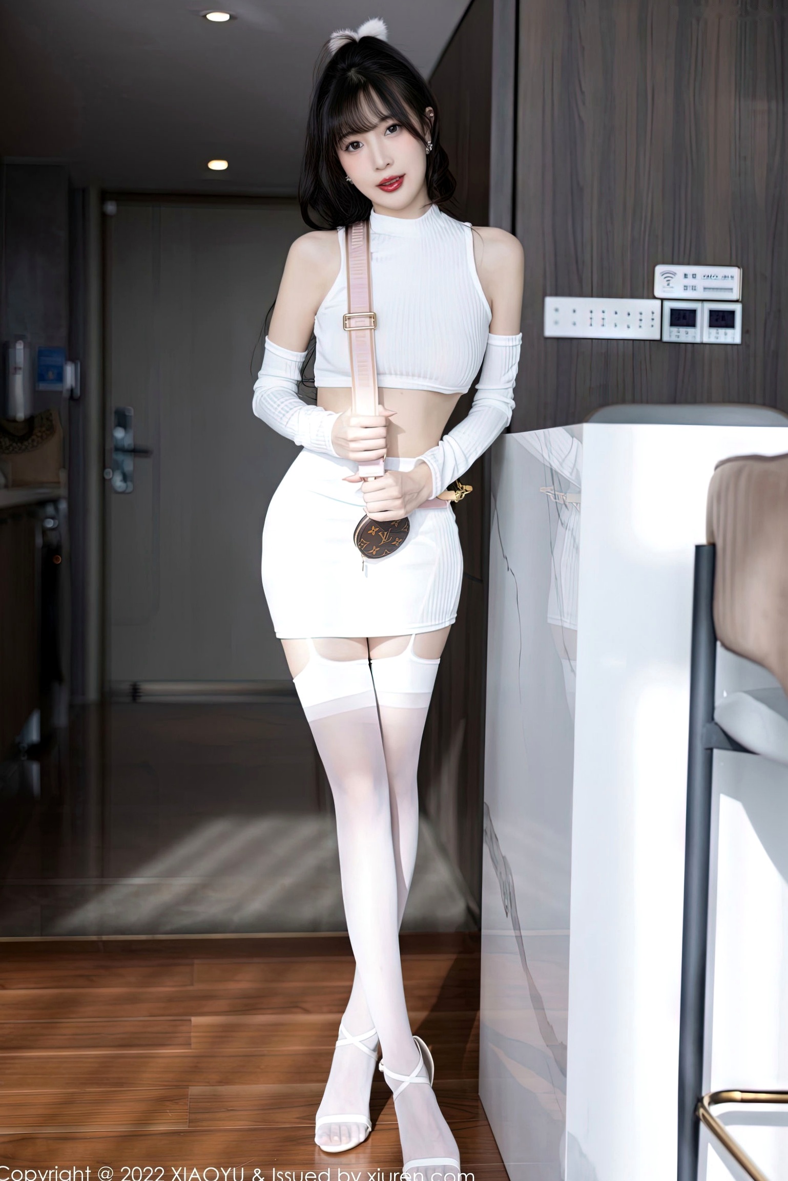 XiaoYu语画界-928-林星阑-纯欲白色抹胸搭配白丝吊带袜,现代家居极致诱惑,优雅与性感并存的绝美写真