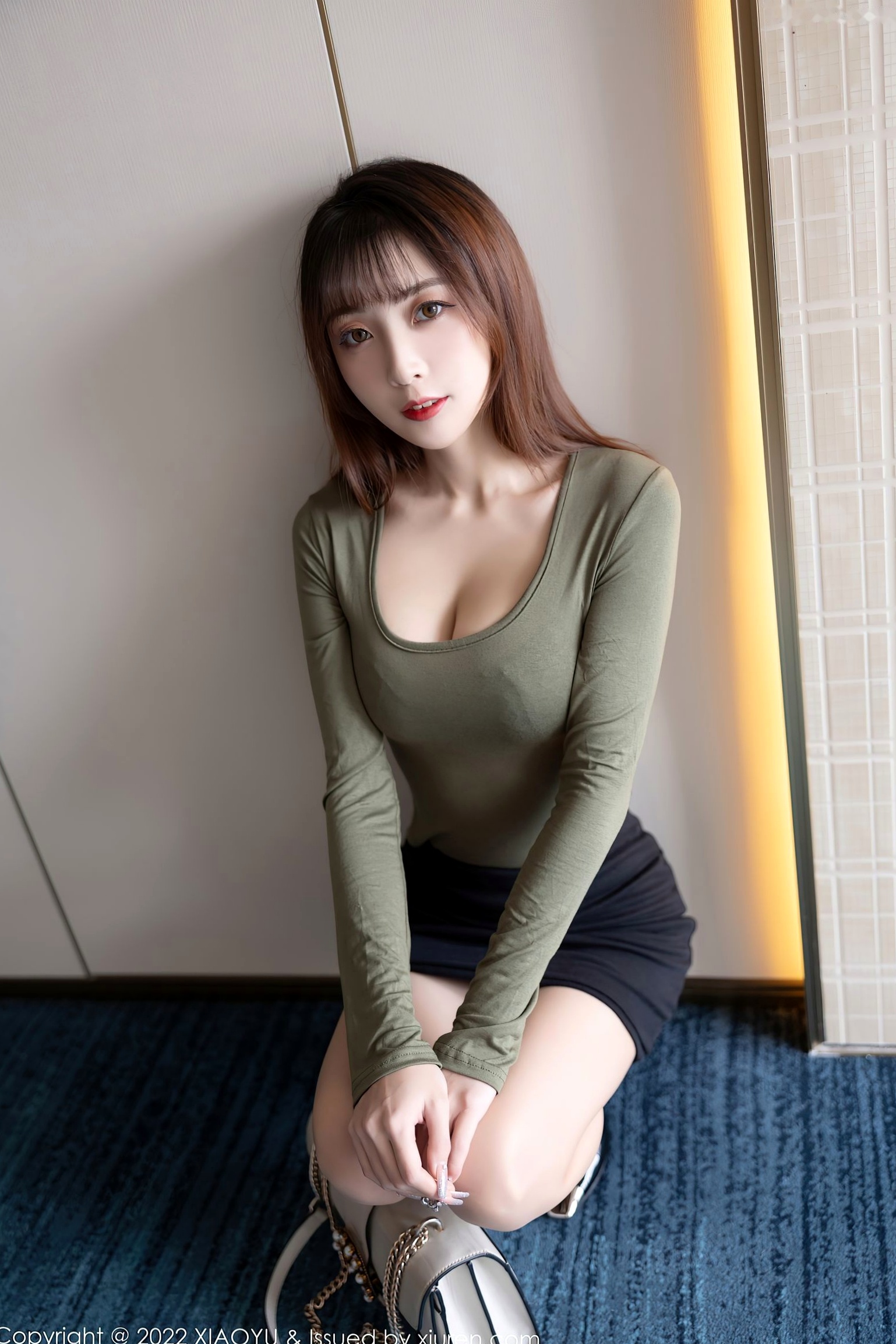 XiaoYu语画界706期:林星阑私房照,黑色精美蕾丝内衣秀,超薄肉丝袜勾勒修长美腿,室内慵懒撩人诱惑