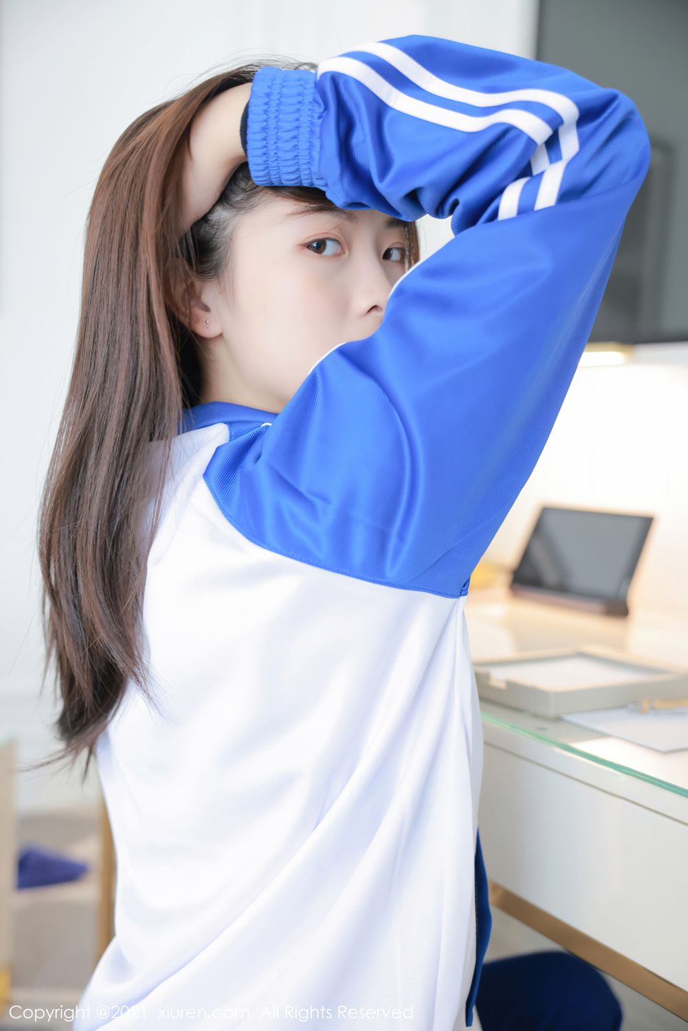 明日花桃桃澳门旅拍 蓝色校服下青春活力
