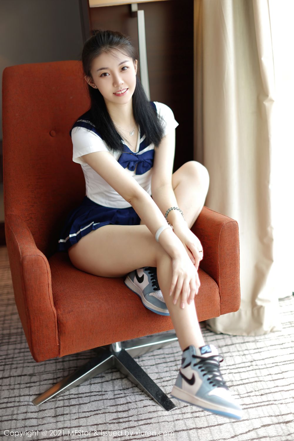 新人模特一颗甜蛋黄 JK制服系列很搭配