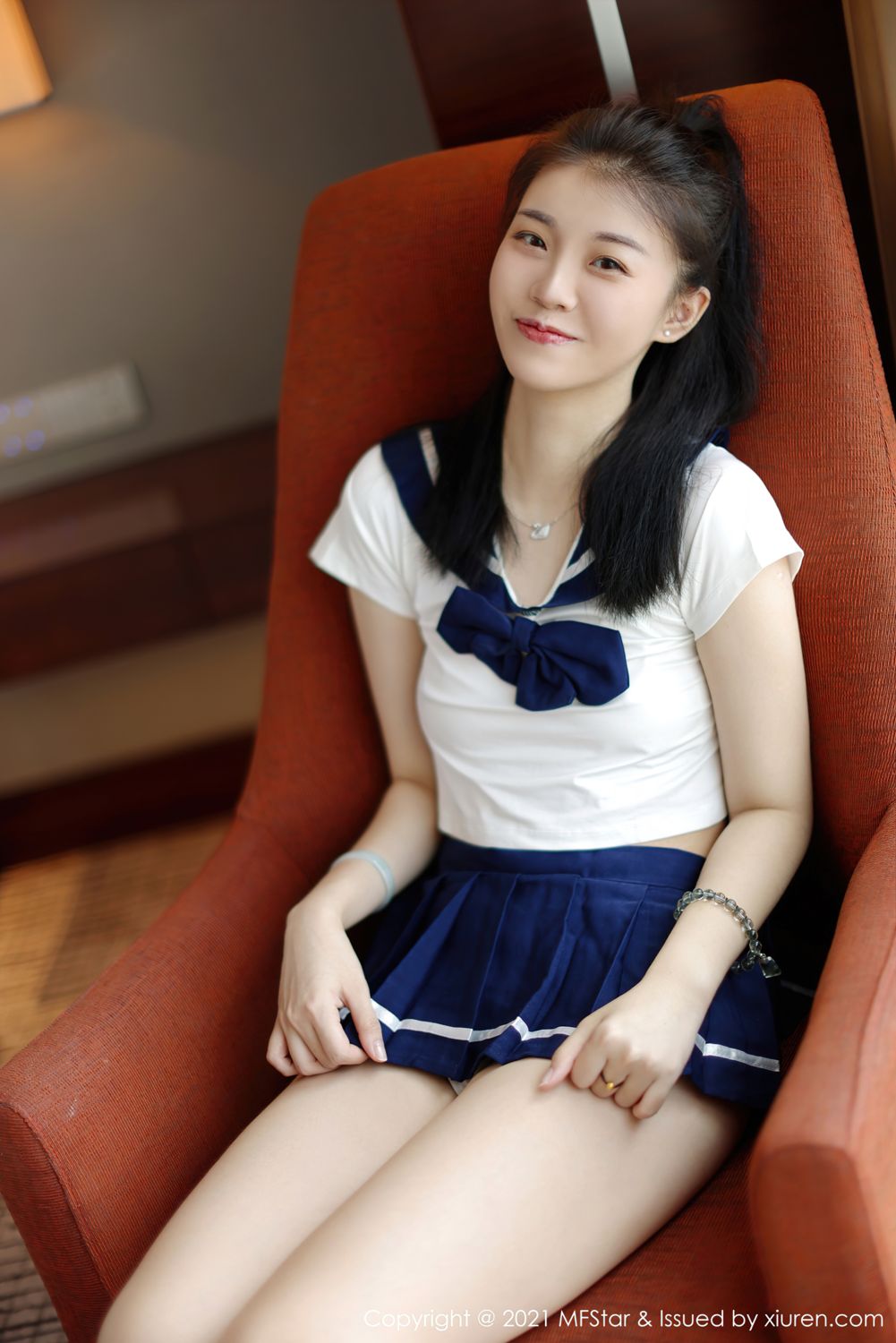 新人模特一颗甜蛋黄 JK制服系列很搭配